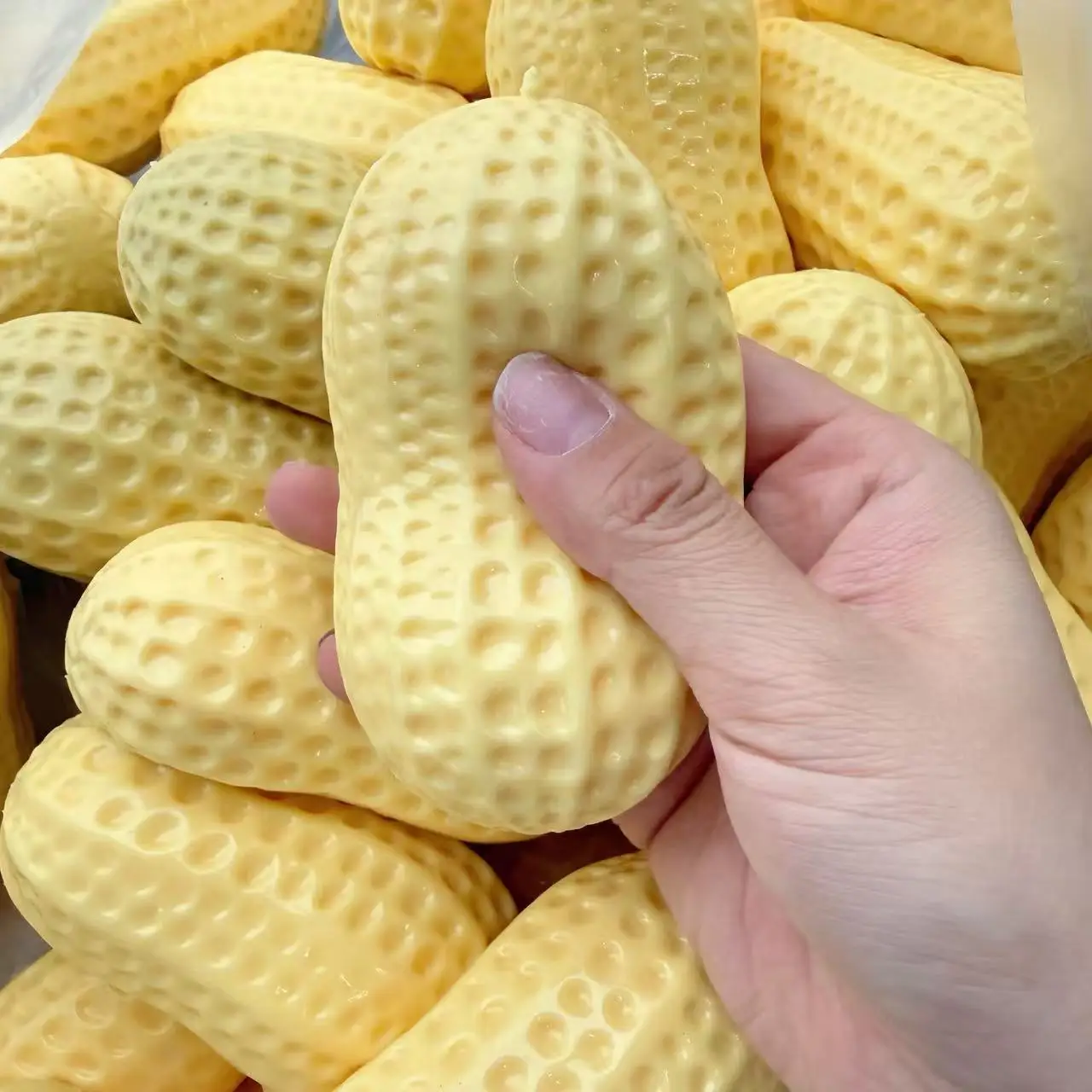 1pcs Big Size Peanut Squishy T - Party Games For Adults And Kids recension och pris